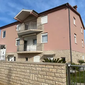 Ban Appartamento Galižana